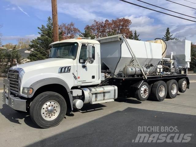 Mack GU713 Betonmischer
