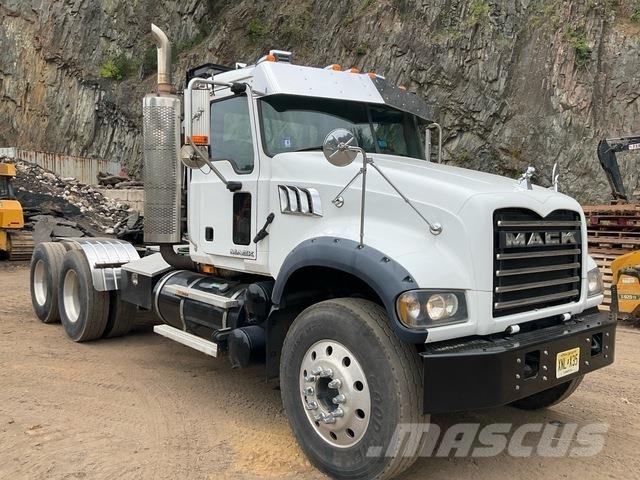Mack GU713 Sattelzugmaschinen