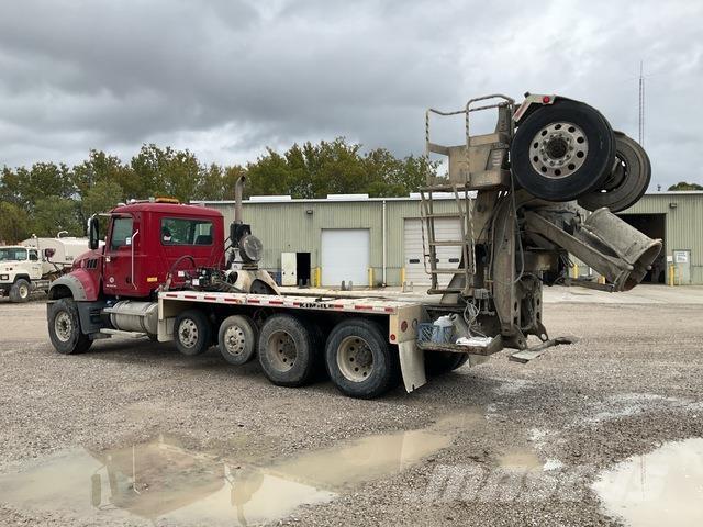 Mack GU713 Andere Fahrzeuge