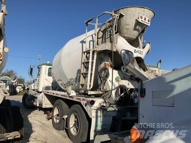 Mack GU813 Andere Fahrzeuge