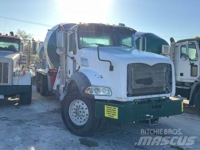 Mack GU813 Andere Fahrzeuge