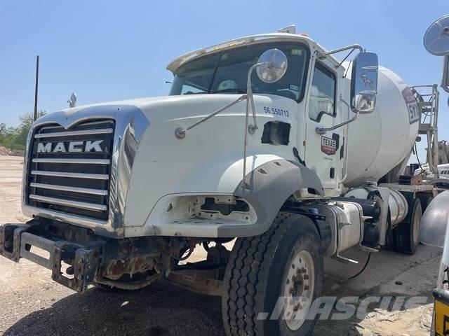 Mack GU813 Andere Fahrzeuge