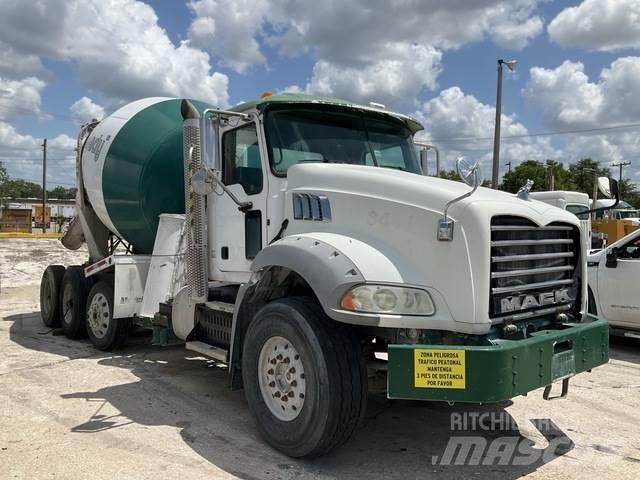 Mack GU813 Andere Fahrzeuge