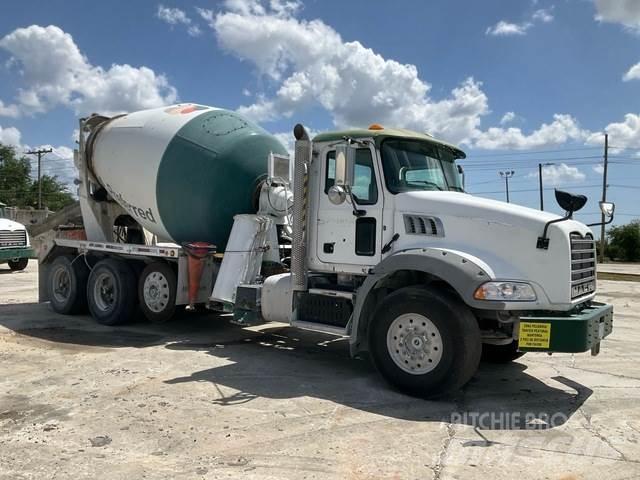 Mack GU813 Andere Fahrzeuge