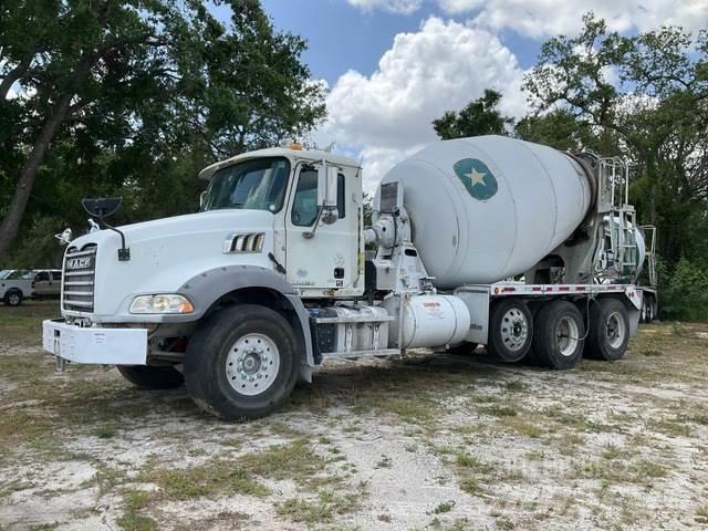 Mack GU813 Andere Fahrzeuge