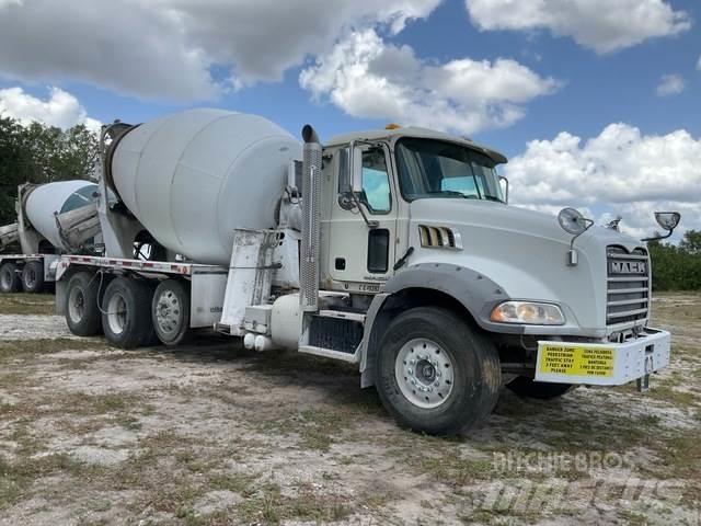 Mack GU813 Andere Fahrzeuge