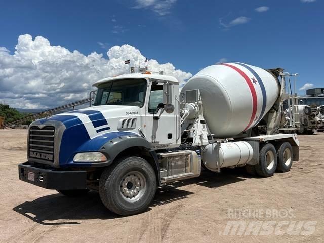 Mack GU813 Andere Fahrzeuge