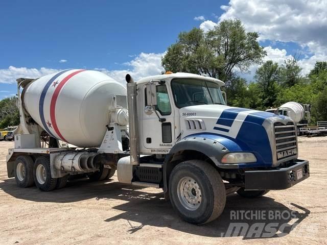 Mack GU813 Andere Fahrzeuge