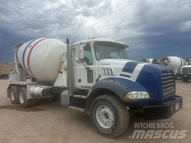 Mack GU813 Andere Fahrzeuge