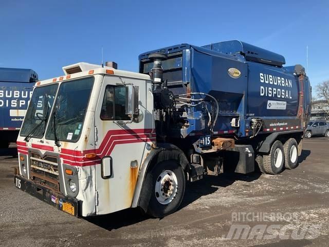 Mack LEU633 Müllwagen