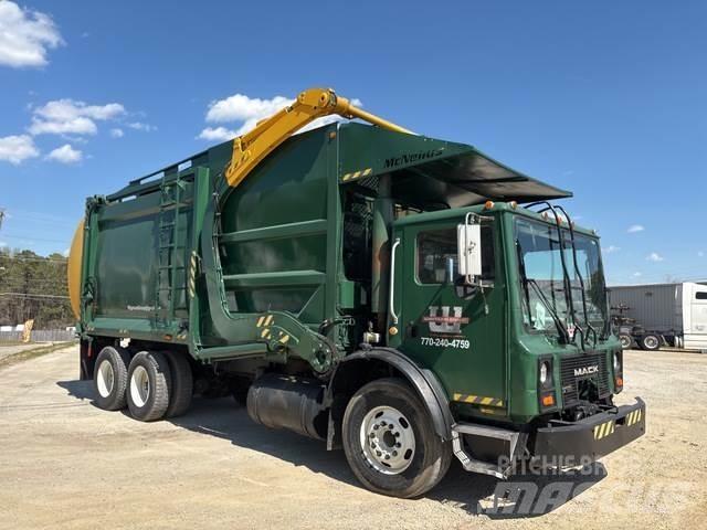 Mack MR690S Müllwagen