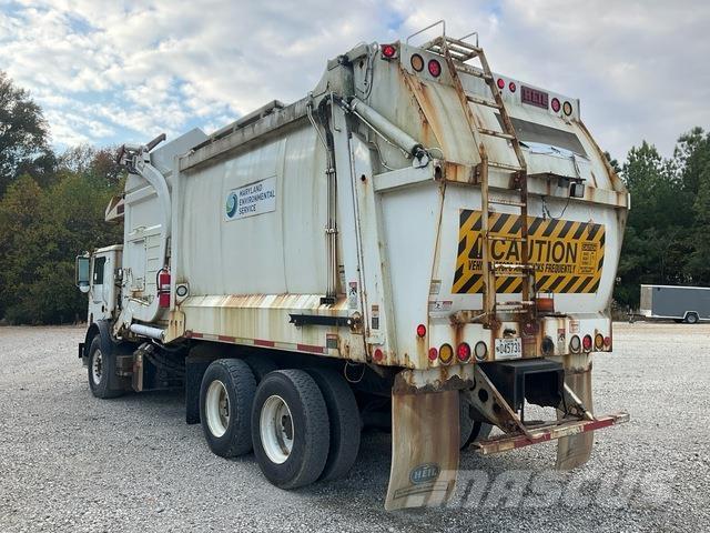 Mack MRU613 Müllwagen