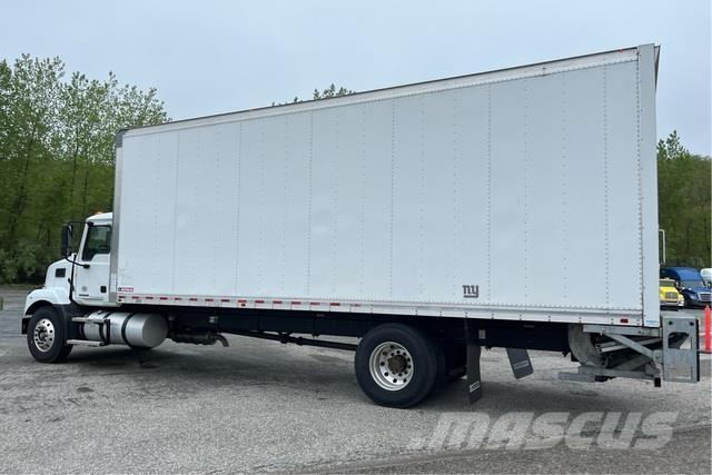 Mack MS642 Kofferaufbau