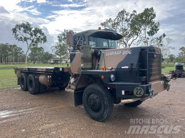 Mack R686T Pritschenwagen/Pritschenwagen mit Seitenklappe