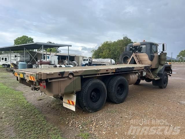 Mack R686T Pritschenwagen/Pritschenwagen mit Seitenklappe