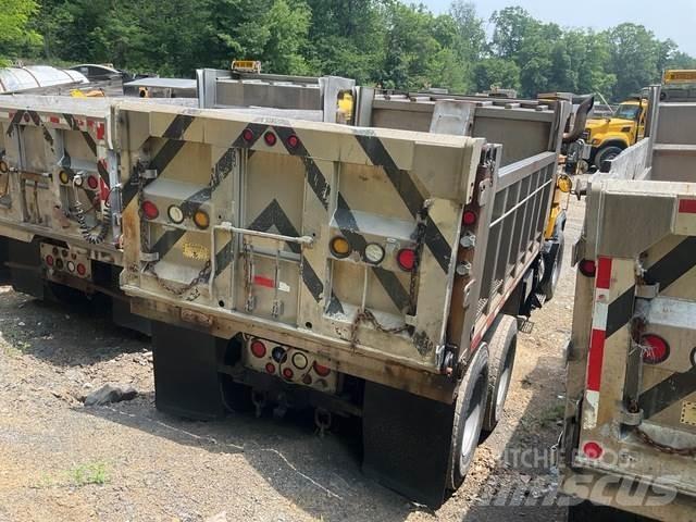 Mack RD688S Sand- und Salzstreuer