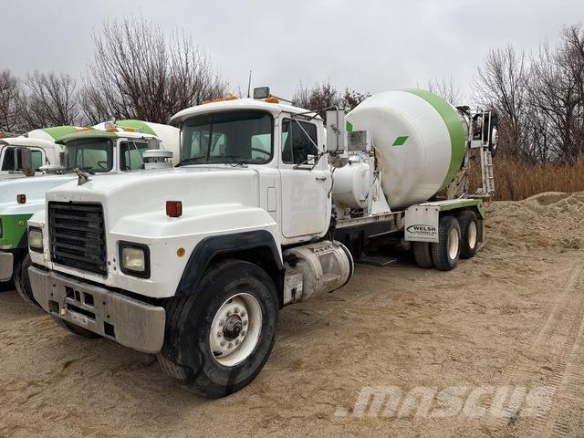 Mack RD690S Andere Fahrzeuge