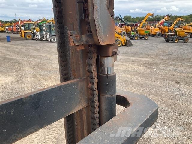 Manitou M26-4 Geländestapler