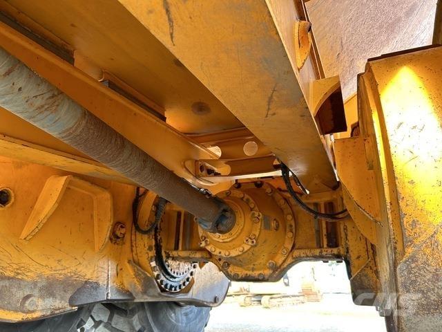 Moxy MT 41 Dumper - Knickgelenk