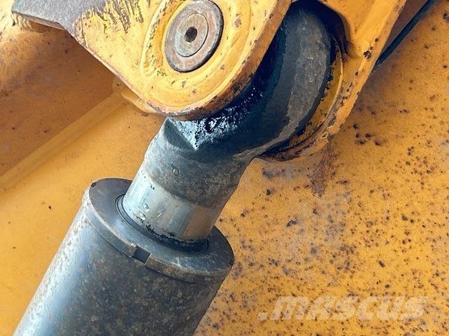 Moxy MT 41 Dumper - Knickgelenk