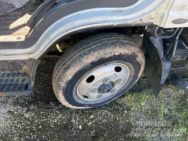 Nissan Atlas Pritschenwagen/Pritschenwagen mit Seitenklappe