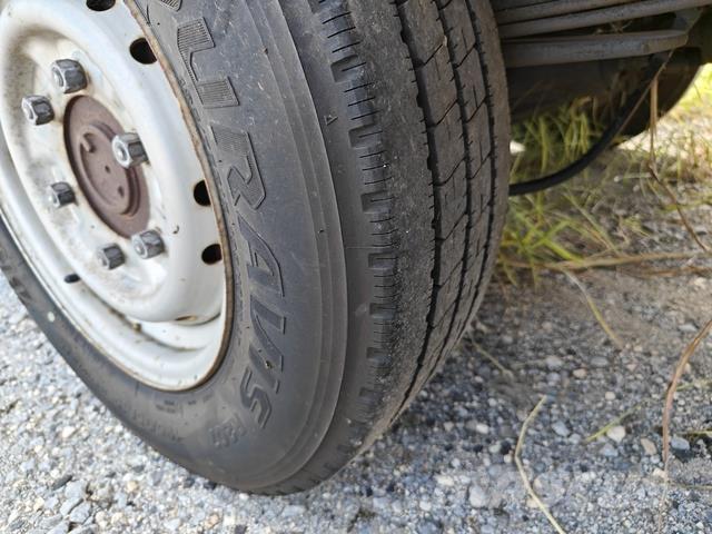 Nissan ATLAS Pritschenwagen/Pritschenwagen mit Seitenklappe