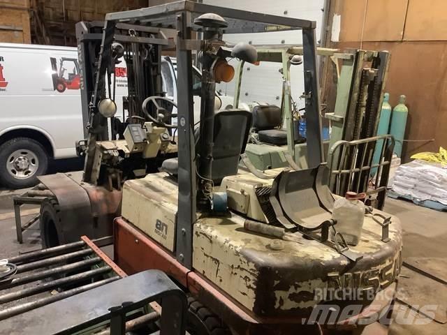 Nissan CF80 Sonstige Baumaschinen