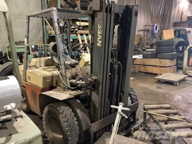 Nissan CF80 Sonstige Baumaschinen