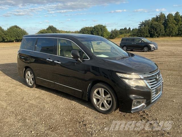 Nissan Elgrand Minibusse