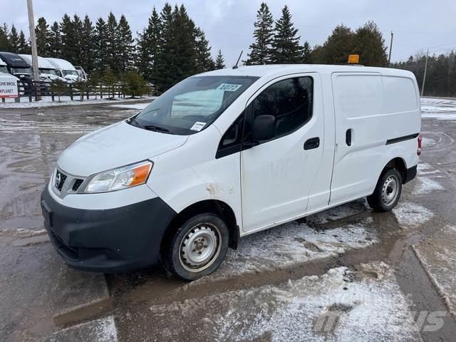 Nissan NV200 Lieferwagen