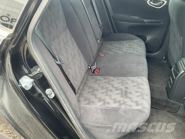 Nissan SYLPHY PKWs