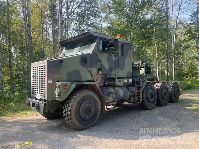 Oshkosh M1070 Sattelzugmaschinen