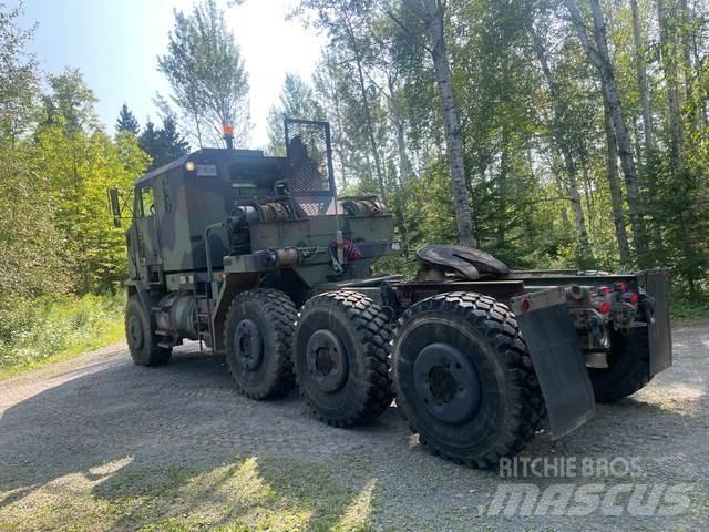 Oshkosh M1070 Sattelzugmaschinen
