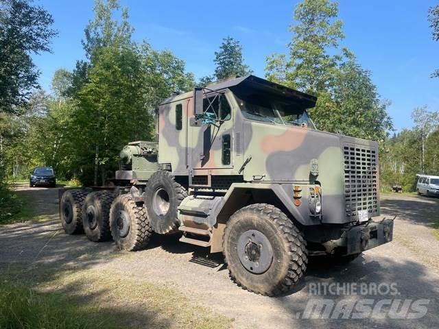 Oshkosh M1070 Sattelzugmaschinen