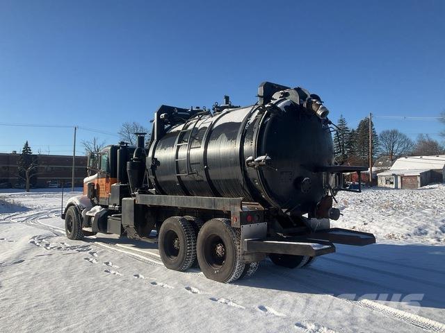 Peterbilt  Saug- und Druckwagen