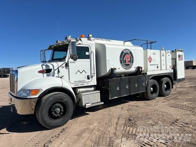 Peterbilt 335 Tankwagen