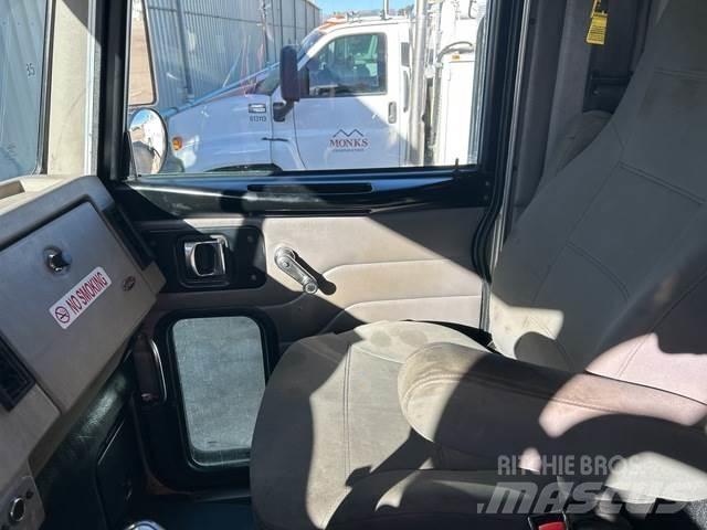 Peterbilt 335 Tankwagen