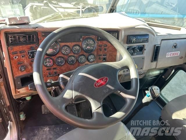 Peterbilt 335 Tankwagen