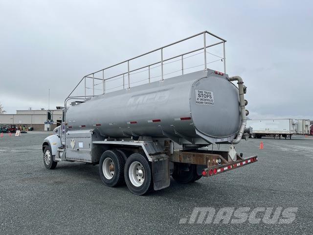 Peterbilt 335 Tankwagen