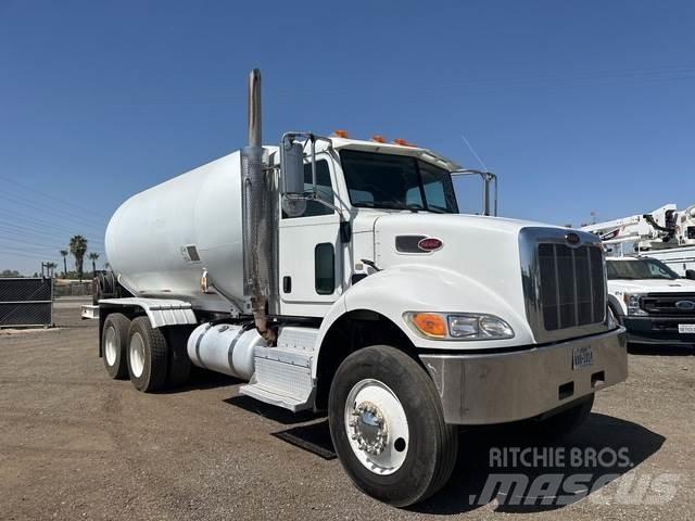 Peterbilt 382 Tankwagen