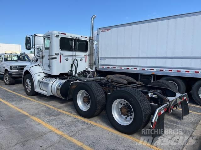 Peterbilt 384 Sattelzugmaschinen