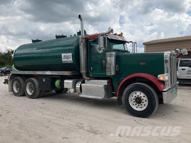 Peterbilt 388 Saug- und Druckwagen