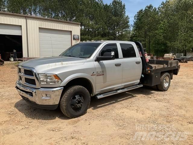 RAM 3500 Pritschenwagen/Pritschenwagen mit Seitenklappe