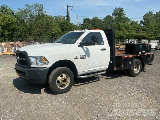 RAM 3500 Pritschenwagen/Pritschenwagen mit Seitenklappe