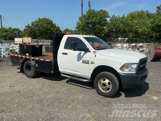 RAM 3500 Pritschenwagen/Pritschenwagen mit Seitenklappe