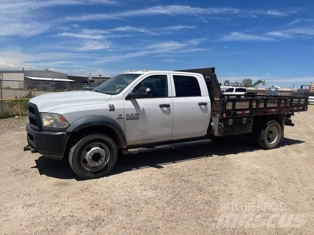 RAM 5500 Pritschenwagen/Pritschenwagen mit Seitenklappe
