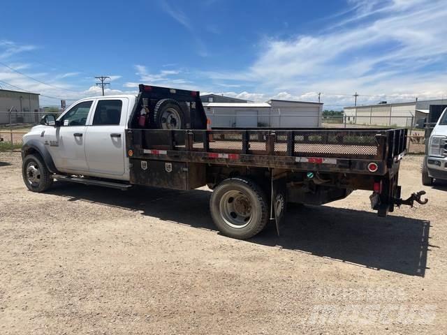 RAM 5500 Pritschenwagen/Pritschenwagen mit Seitenklappe