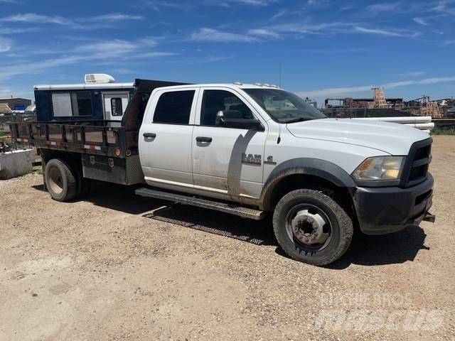RAM 5500 Pritschenwagen/Pritschenwagen mit Seitenklappe