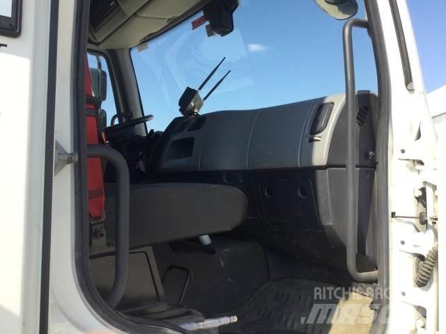 Renault D250 Fahrzeug mit mobiler Bohranlage