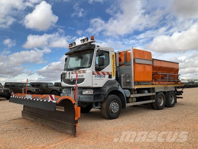 Renault Kerax Schneeschilde und -pflüge